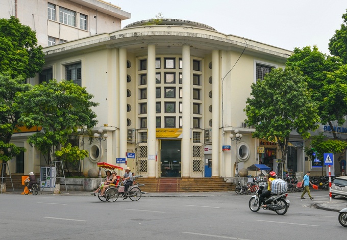 hanoi old quarter past and present post office now